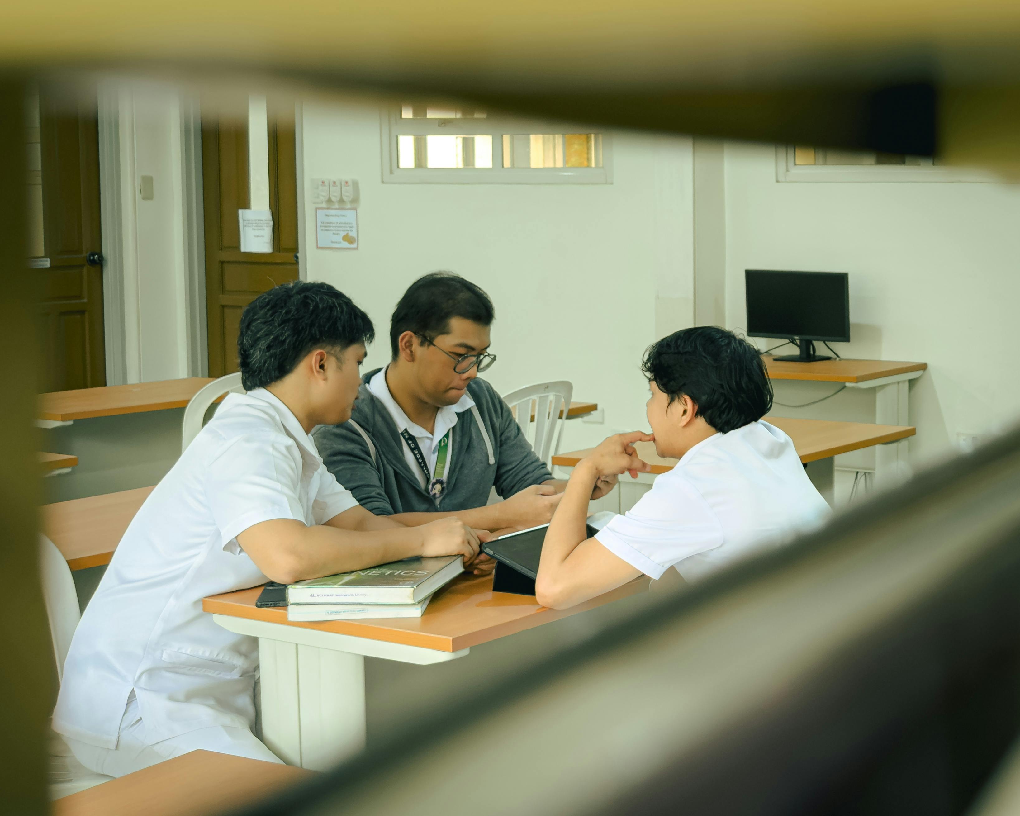 Mentoría y apoyo educativo a jóvenes